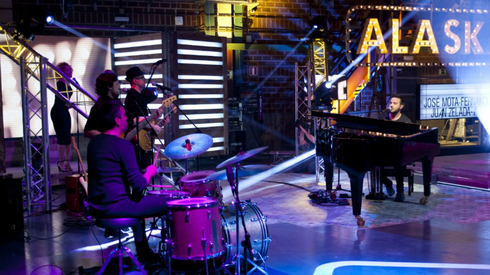 Alaska y Segura: Juan Zelada versiona The Power of Love