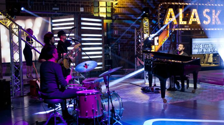 Alaska y Segura - Alaska y Segura: Juan Zelada versiona Power of Love