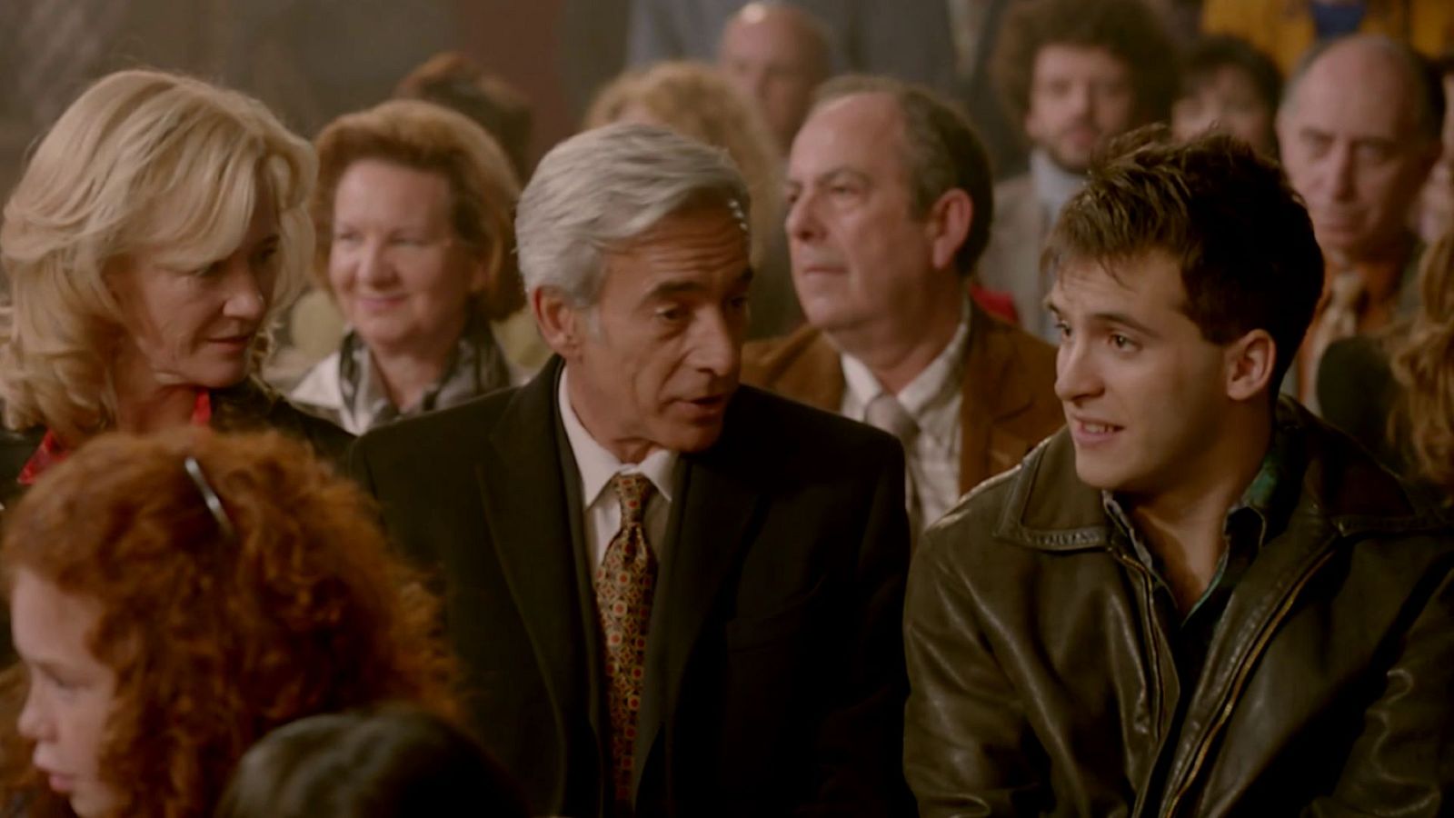 Cuéntame cómo pasó - T16 - Episodio 10: Misa de diez - Ver ahora