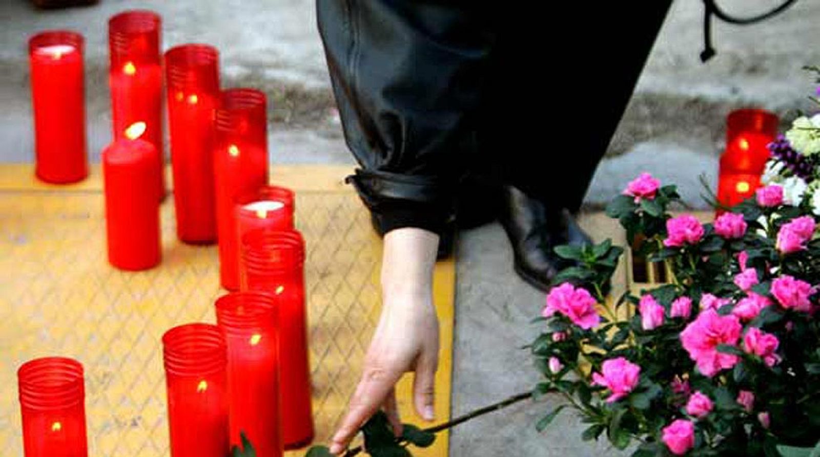 Las víctimas del 11M conmemoran por separado en el undécimo aniversario de los atentados - Informativo 24h | Ver