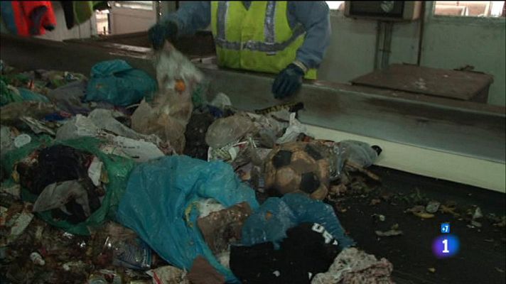 Comando Actualidad - Separando la basura