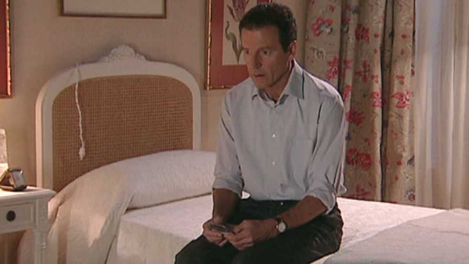 Amar en tiempos revueltos - T5 - Capítulo 74 - ver ahora