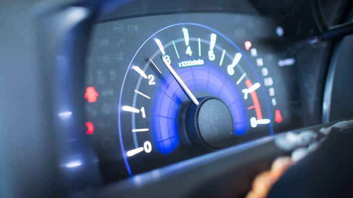 Telediario 1 - Imputado por grabarse a 190 kilómetros por hora con su hijo