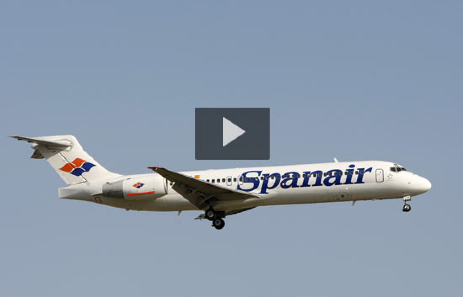 La dirección de Spanair ha llegado a un preacuerdo con los trabajadores de la compañía sobre el Expediente de Regulación de Empleo (ERE) que representará previsiblemente 1.200 despidos y 800 traslados forzosos (02/10/08).