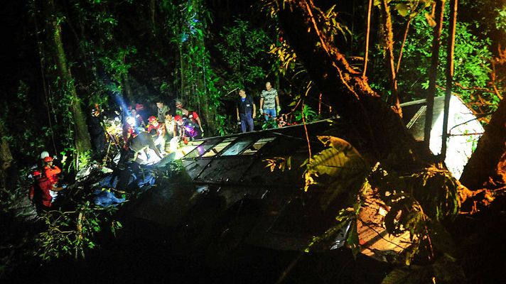 Informativo 24h - Un accidente de autobús causa al menos 49 muertos en Brasil