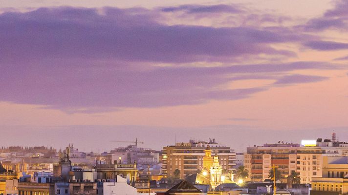 El tiempo - Cielos nubosos generalizados y lluvias fuertes en Andalucía occidental