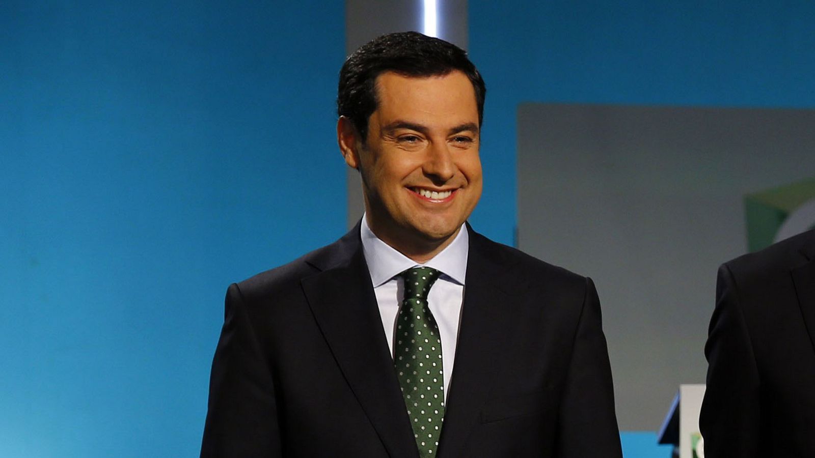 Moreno se compromete a reformar el Estatuto para quitar el aforamiento a los diputados andaluces