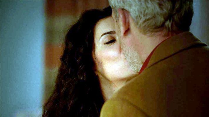  - El beso de Inés y José Ignacio