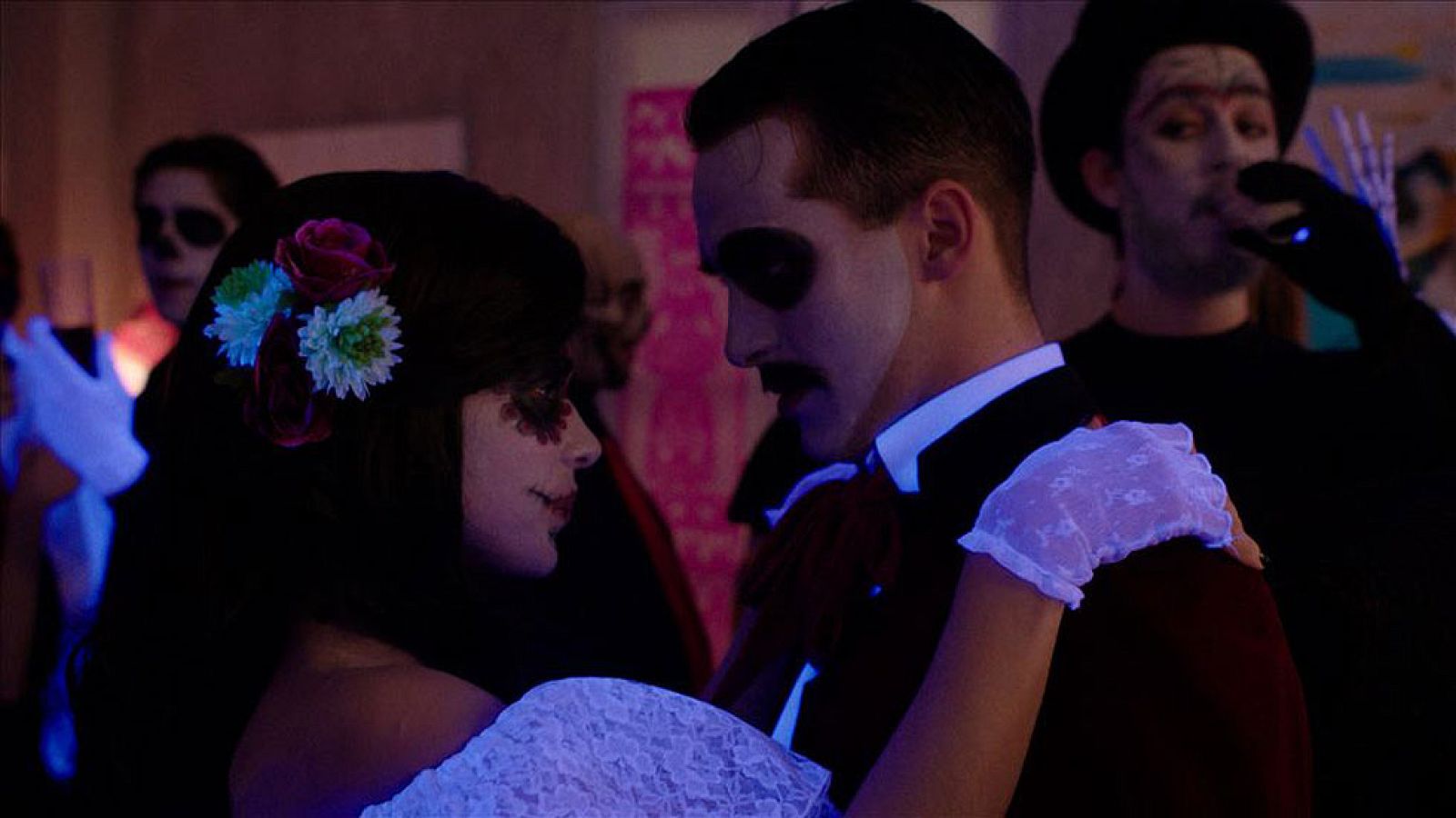 Cuéntame cómo pasó - Así fue el descenso 'a los infiernos' de Carlos y Nuka