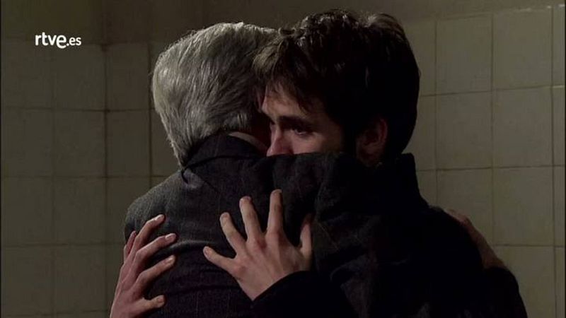 Antonio se derrumba tras reencontrarse con Carlos en la cárcel