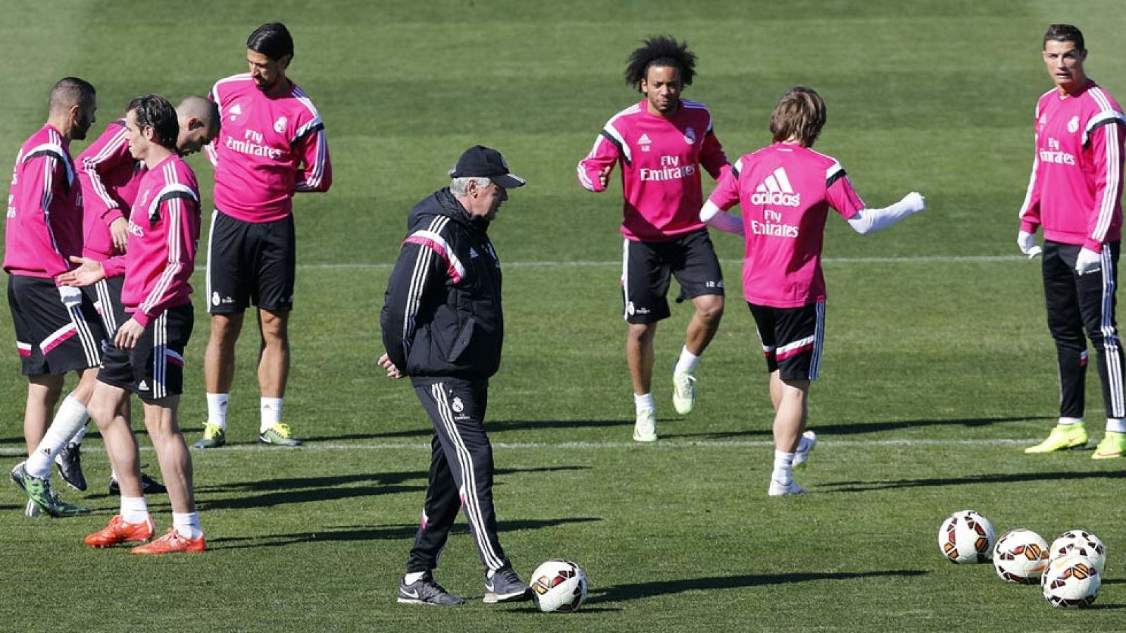 Ancelotti invita a la plantilla a una mariscada antes del 'clásico' | Ver