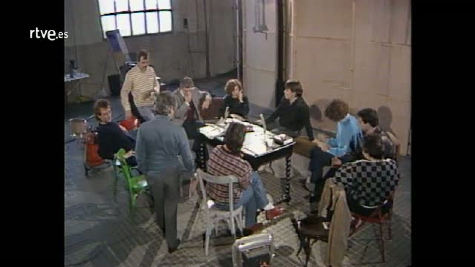 Arxiu TVE Catalunya - Comarques -  El Globus assaja 'El casament dels Petits Burgesos'