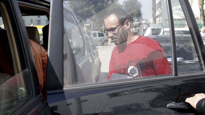 La tarde en 24h - La experiencia de los dos turistas localizados en Túnez