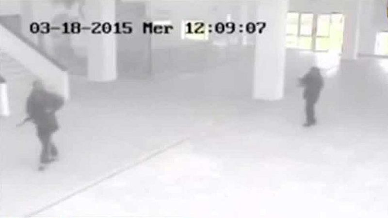 Una cámara de seguridad grabó a los presuntos terroristas de Túnez