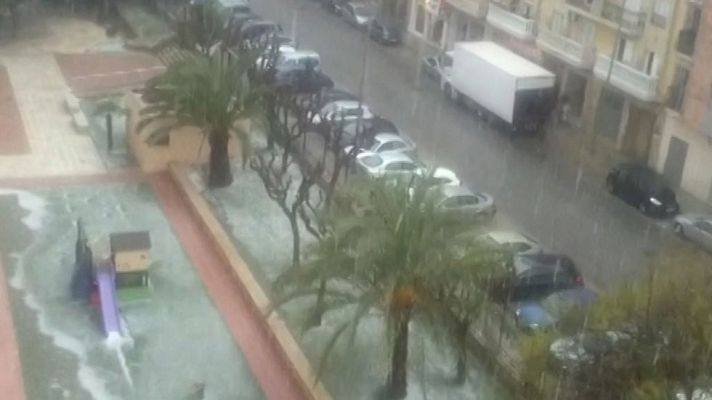 Telediario 1 - Una espectacular granizada ha sorprendido en Valencia