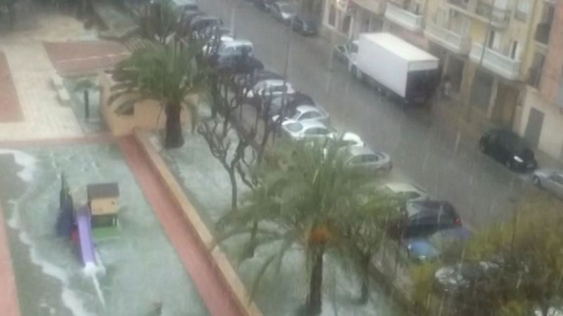 Una espectacular granizada ha sorprendido a varios municipios de la Comunidad Valenciana