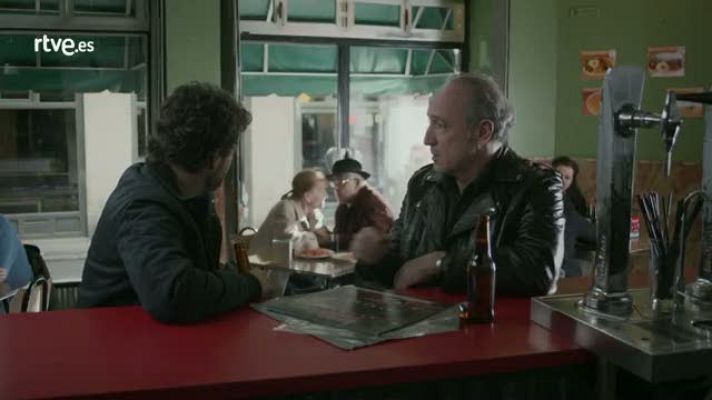 El Ministerio del Tiempo - Su padre confiesa a Julián que fue infiel