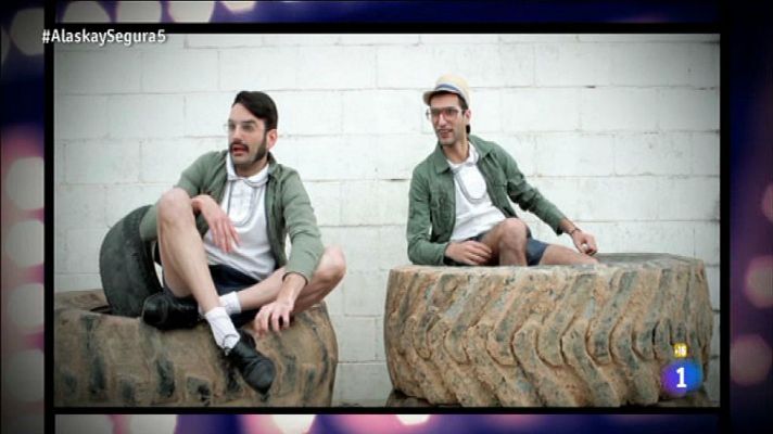 Alaska y Segura - Bigotes y dientes trabajan en un taller mecánico