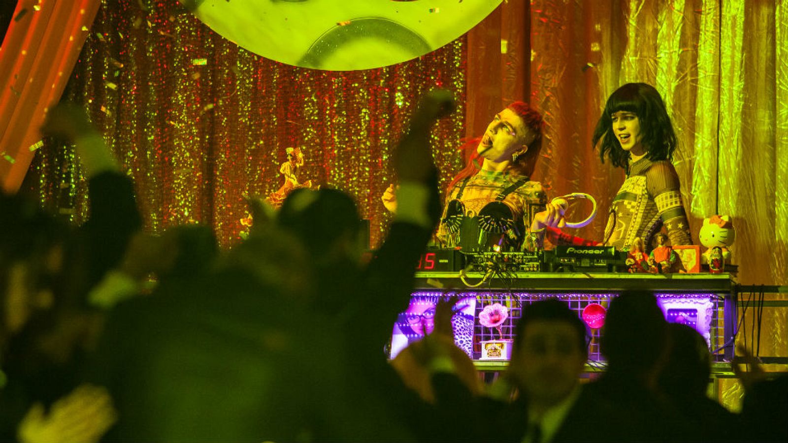 Alaska y Segura: El plató se convierte en Estudio 54