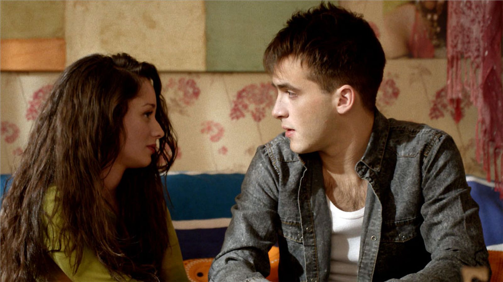 Cuéntame cómo pasó - Karina a Carlos: "Haría cualquier cosa por ti"