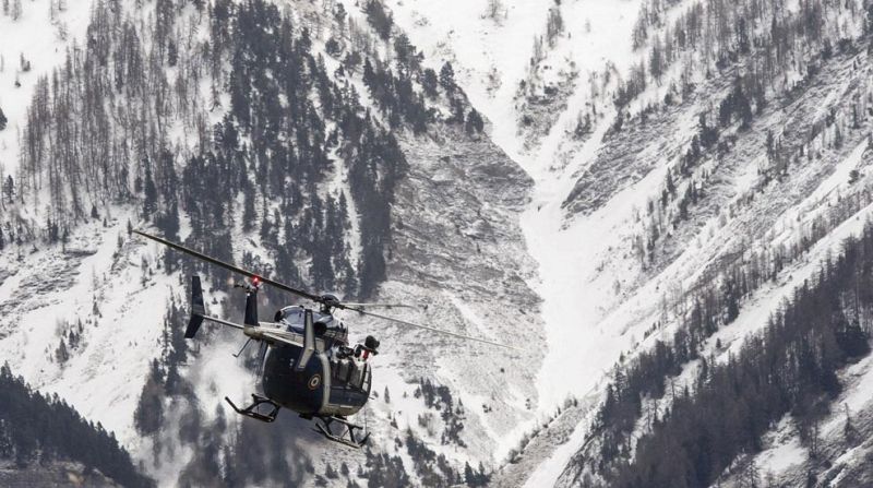 El rescate del avión siniestrado en los Alpes es "complicado" y se prevé que dure varios días