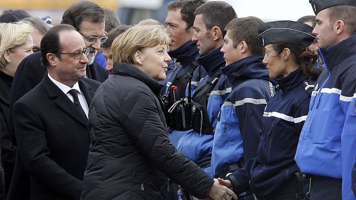 Telediario 1 - Merkel, Rajoy y Hollande se reúnen en el lugar de la tragedia
