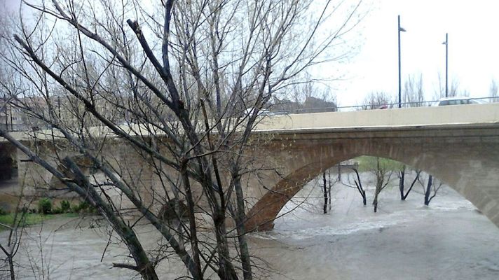 El tiempo - Viento fuerte y lluvia en el Cantábrico, valle del Ebro, Girona, Baleares y Canarias