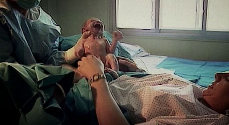 Universo UNED - Un cambio de paradigma en la asistencia al parto (I)