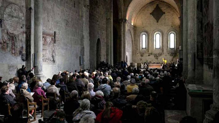 Telediario 1 - Ceremonia en recuerdo a las víctimas del accidente aéreo
