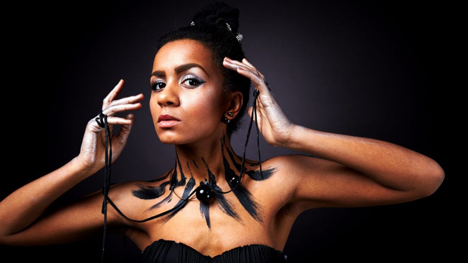 Eurovisión 2015 - Letonia: Videoclip de Aminata - "Love Injected" | Ver