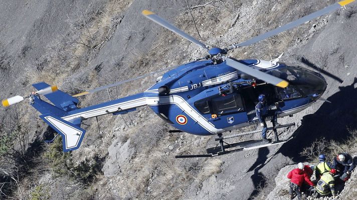 Informativo 24h - Identifican restos de 70 de las víctimas que iban a bordo del avión de Germanwings