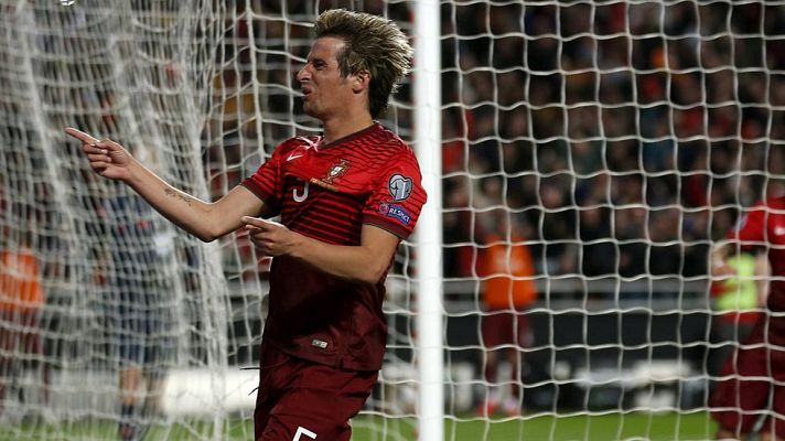 Telediario 1 - Coentrao tira de Portugal