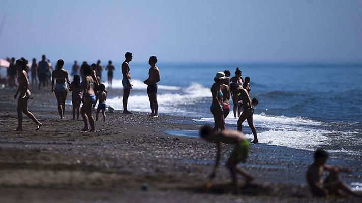 El tiempo - Intervalos de viento fuerte en Girona, Menorca y el Estrecho