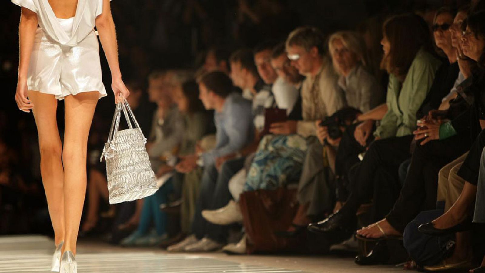 Francia quiere prohibir modelos demasiado delgados e impondrá multas a quien les contrate