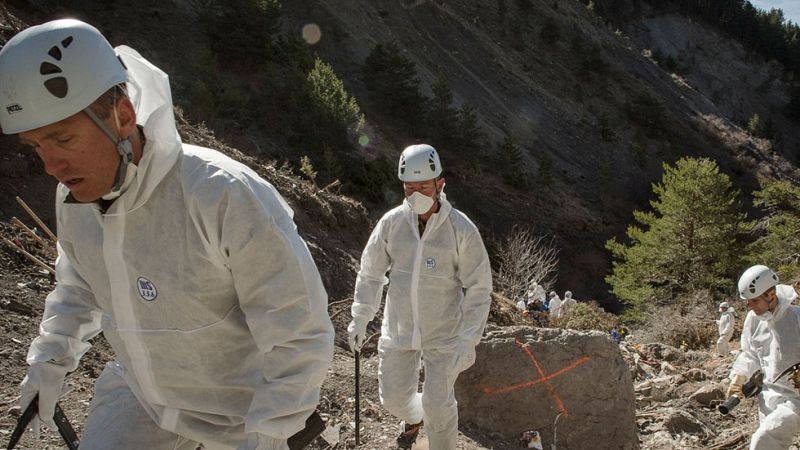 Llegan a su fin las tareas de búsqueda en la zona donde se estrelló el avión de Germanwings