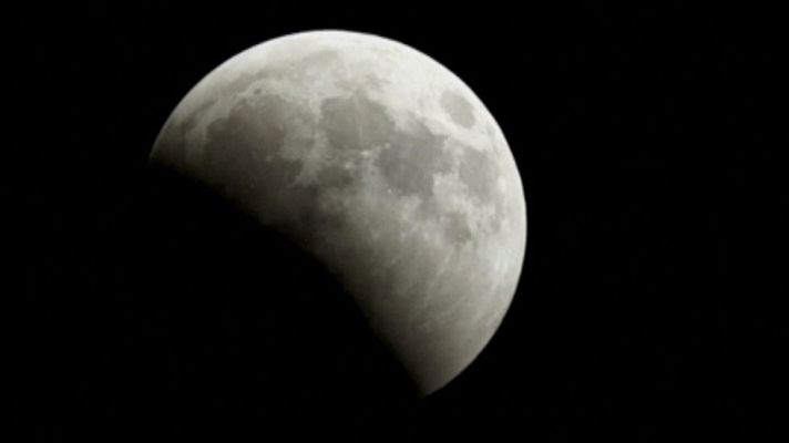 Telediario 1 - 'Luna de Sangre', tercero de los cuatro eclipses lunares que se esperan entre 2014 y 2015