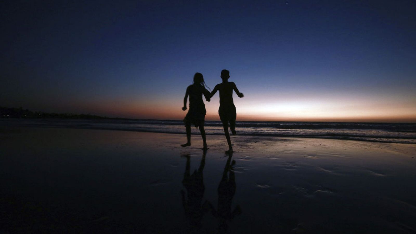 Viento fuerte en el Cantábrico occidental y Alborán