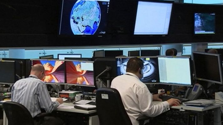 Telediario 1 - Los servicios de inteligencia británicos están alerta para controlar a los grupos de la Yihad en Internet