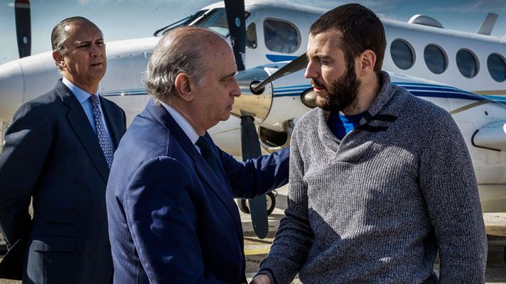 Telediario 1 - Llega a España el espeleólogo superviviente del accidente de Marruecos