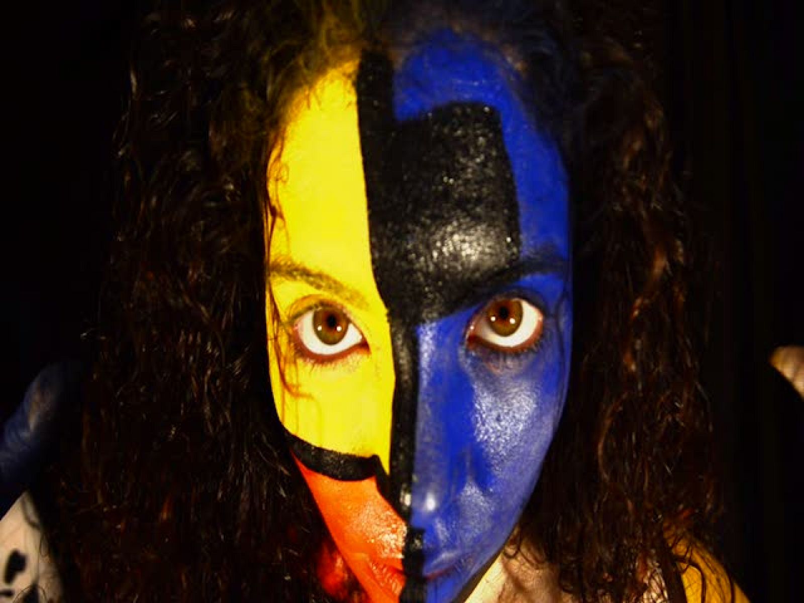 VII Concurso de Cortos RNE - Negro: El encierro del arte - Ver ahora