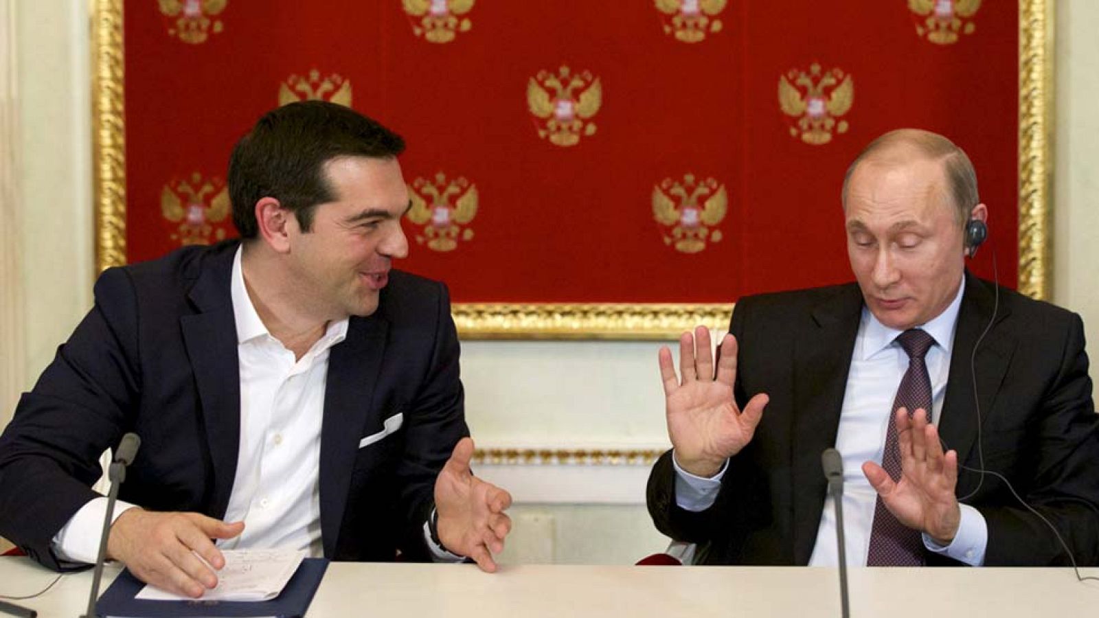 Putin niega que Tsipras le haya pedido ayuda económica y escenifican sus buenas relaciones - La tarde en 24h | Ver