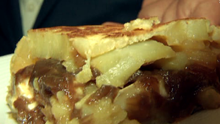 España Directo - Una tortilla..¡de queso de cabra y cebolla caramelizada!