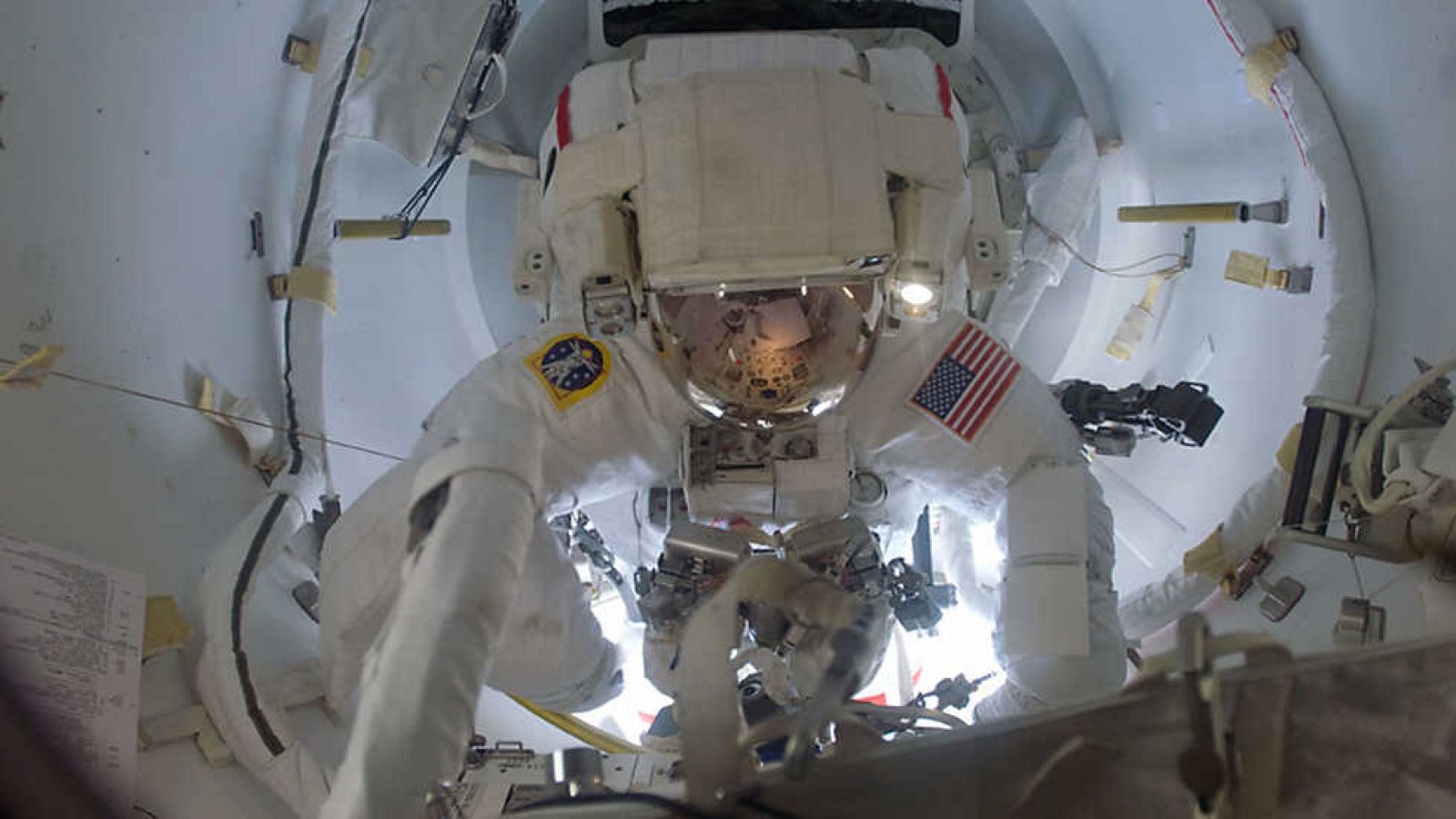 Documenta2 - Encuentros cósmicos - Ver ahora