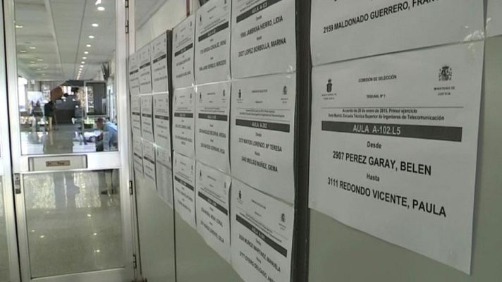 Telediario 1 - Miles de aspirantes optan a las plazas de juez y fiscal