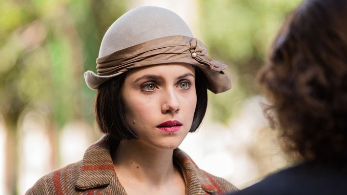 El Ministerio del Tiempo - Amelia conoce a su nieta