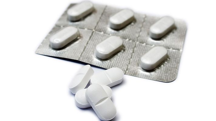 Telediario 1 - Sanidad alerta de los riesgos cardiovasculares de tomar altas dosis de ibuprofeno