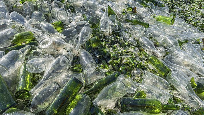 Telediario 1 - Reciclamos de media 56 envases de vidrio por persona al año