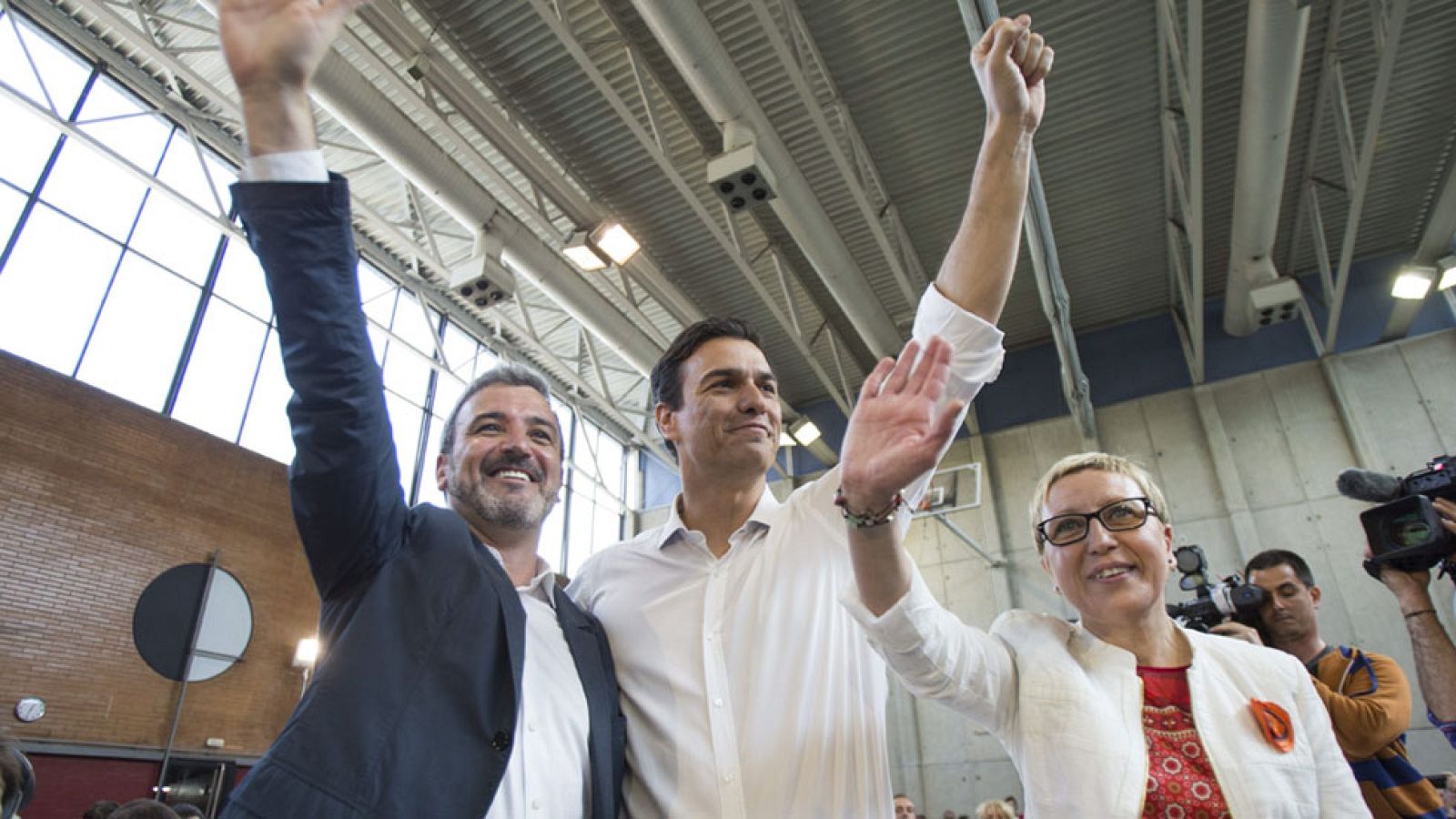 Pedro Sánchez: "Si queréis conocer las cuentas del PP iros a Suiza o consultar a Bárcenas" - Informativo 24h | Ver