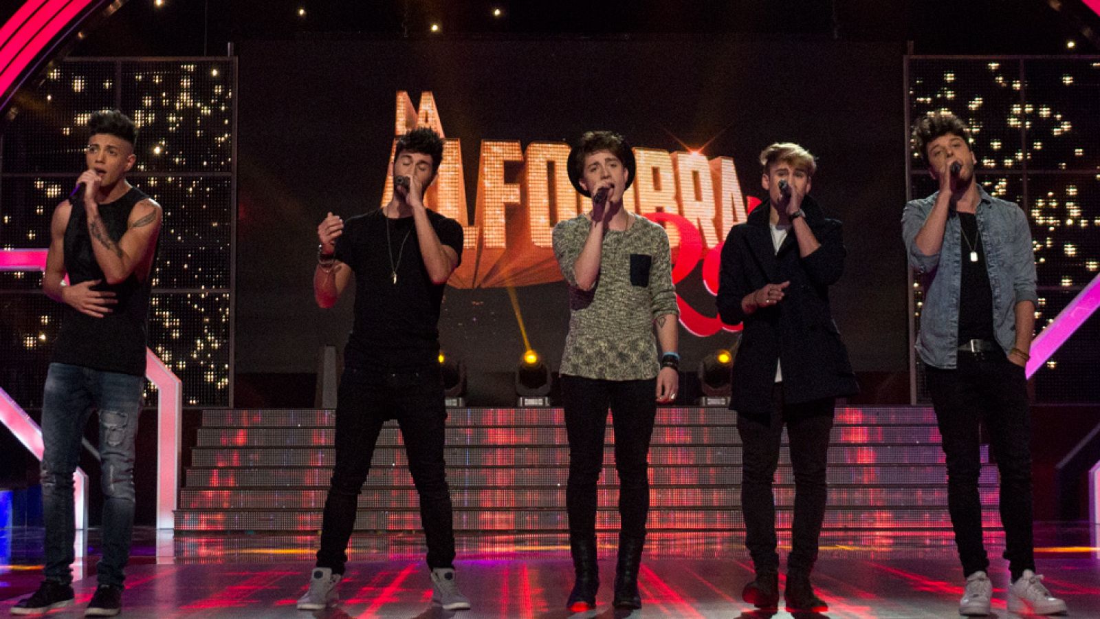 Auryn se estrena en 'La Alfombra Roja Palace' | Ver