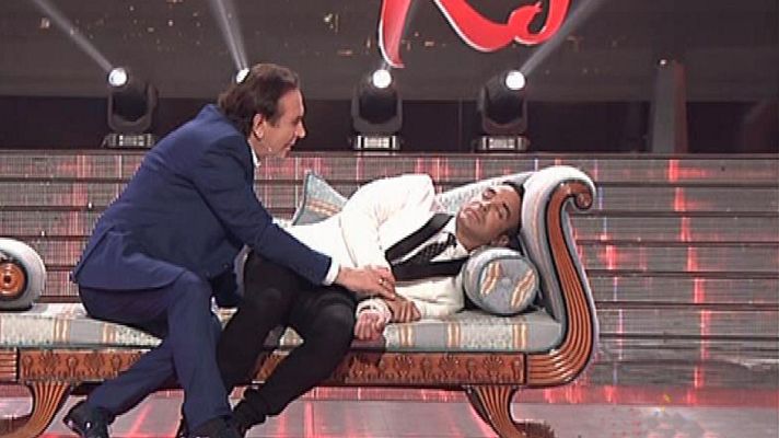 La Alfombra Roja Palace - Hipnosis a Luis Rollán por Giucas Casella